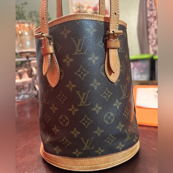WOW POSHMARK - Authentic Louis Vuitton Bucket Bag - Picture 14 of 16